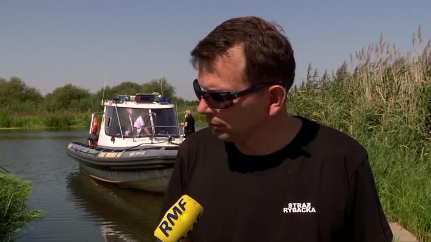 Rafał Jurkowski ze szczecińskiej Społecznej Straży Rybackiej, o martwych rybach w Szczecinie