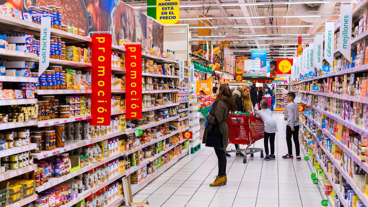 España.  Las compras en los supermercados están restringidas por el desabastecimiento