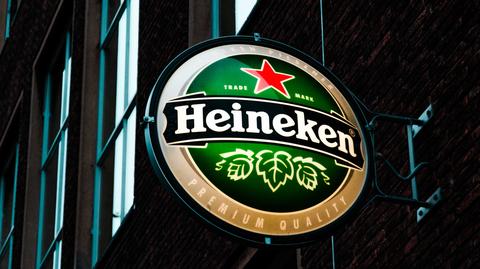 Heineken obiecywał, że opuści Rosję. Teraz tłumaczy się z nowych inwestycji