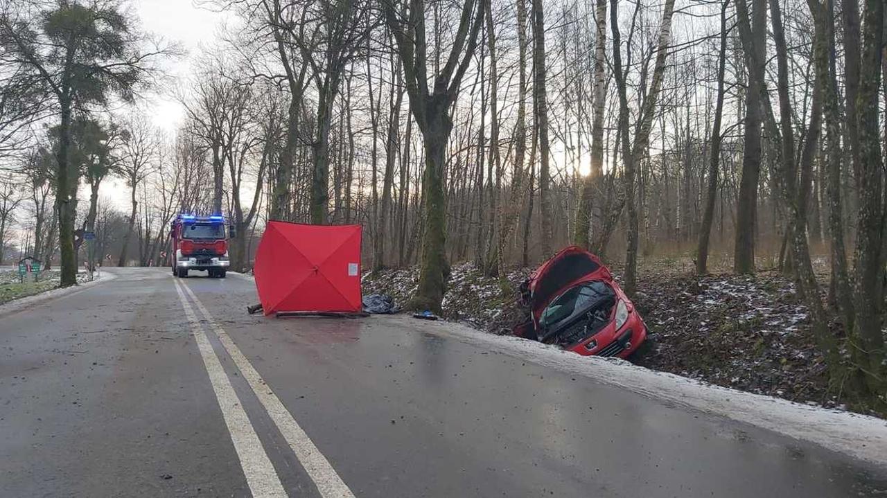 Wypadek koło Pomorskiej Wsi. Dwie osoby nie żyją