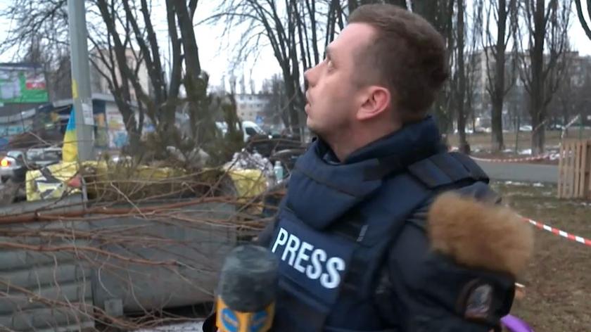 Kijów. Atak na wieżę telewizyjną. Rakieta przeleciała nad głową reportera TVN24 (wideo z 1.03.2022)