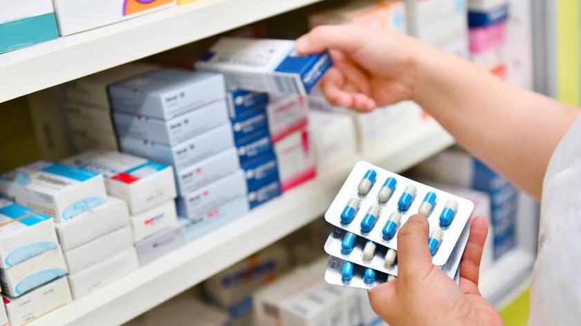 Farmaceuci apelują w związku z brakiem leków na popularne choroby