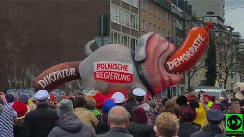 Karykatura polskiego rządu na karnawałowej paradzie w Niemczech