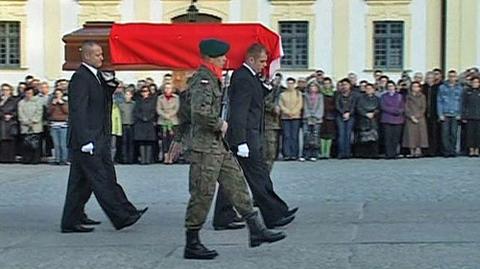 Trumna z ciałem marszałka Putry w Białymstoku