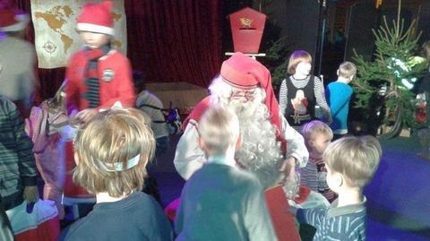 Mikołaj z Laponii spotkał się dziećmi