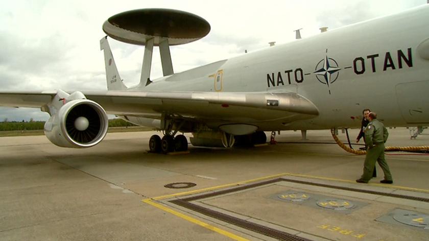 Jak wygląda AWACS od środka?