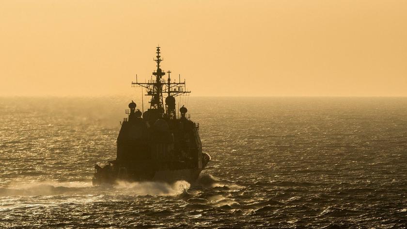 USS Carney u wybrzeży Hiszpanii