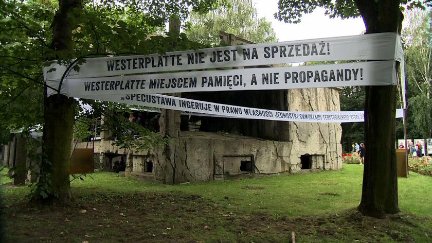 Transparenty na Westerplatte rozwiesili pracownicy Muzeum Gdańska (wideo archiwalne)
