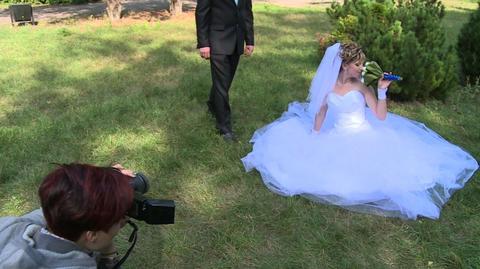 "Oni starają się żyć normalnie. Widzieliśmy dużo ślubów". Wysłannicy TVN24 opowiadają o życiu w Mariupolu