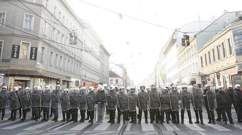 Serbowie protestują w europejskich stolicach