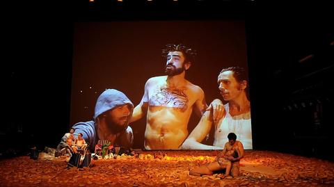 26.06.2014 | Awantura o "Golgota Picnic". Przeciwnicy spektaklu kontra artyści walczący o wolność sztuki