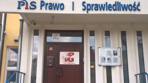 Ktoś ponownie zniszczył wejście do siedziby biura PiS w Szczecinie