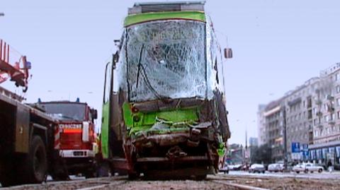 Poznań: ranni w zderzeniu autobusu z tramwajem