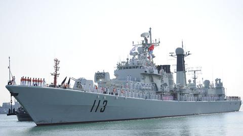 Chińskie okręty w gdyńskim porcie. Niszczyciel Jinan i fregata Yiyang