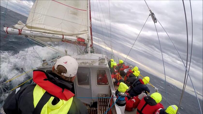 Jacht Selma wypłynął z Tasmanii. Chcą przełamać swoje słabości i pobić rekord świata