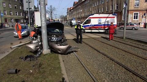 Samochód zderzył się z tramwajem