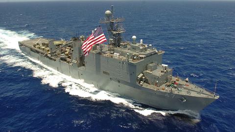 Amerykański okręt desantowy USS Rushmore