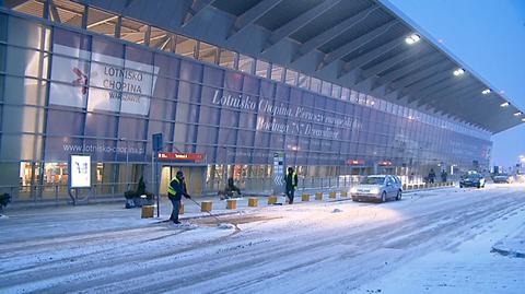 Zima zaatakowała lotniska w Europie. Okęcie dostało rykoszetem