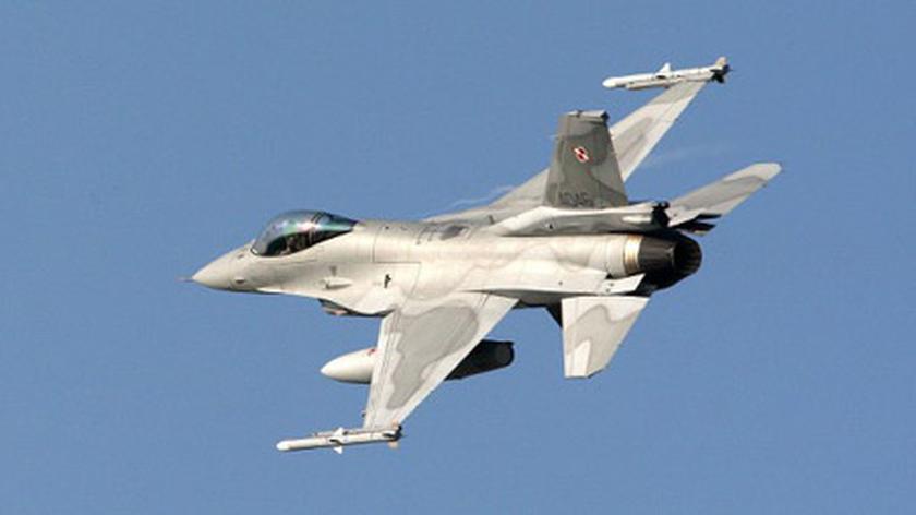 Archiwalne zdjęcia ćwiczeń F-16 w bazie w Poznaniu