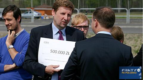Migalski chciał wręczyć Kaczyńskiemu czek na 500 tys. złotych