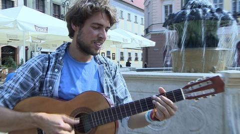 Javier liczy, że odzyska swoją gitarę