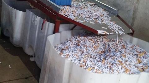 Mundurowi zlikwidowali nielegalne magazyny z papierosami i krajanką tytoniową bez akcyzy