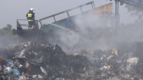 Pożar na składowisku śmieci w Krotoszynie. Tuż obok schronisko dla zwierząt