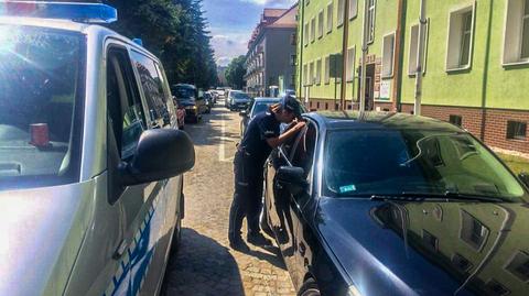 Zostawiła w samochodzie 2,5-latka i poszła do urzędu