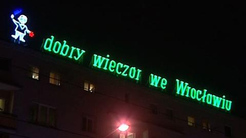 Kultowy neon "Dobry wieczór we Wrocławiu" rozbłysnął na nowo