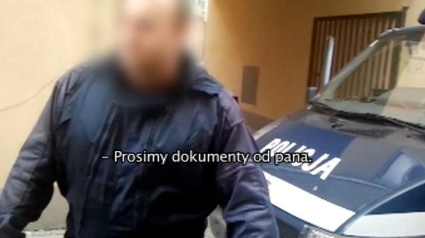 Dziennikarz nagrał policjantów, gdy łamali prawo (duża część odzyskanych nagrań)
