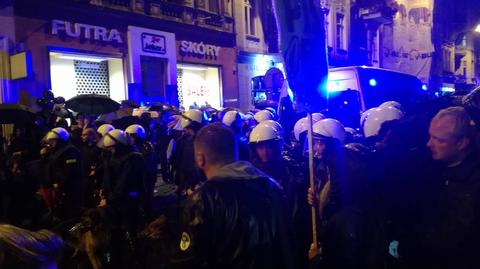 Poznań: po Czarnym Proteście zatrzymane 3 osoby, rannych 5 policjantów