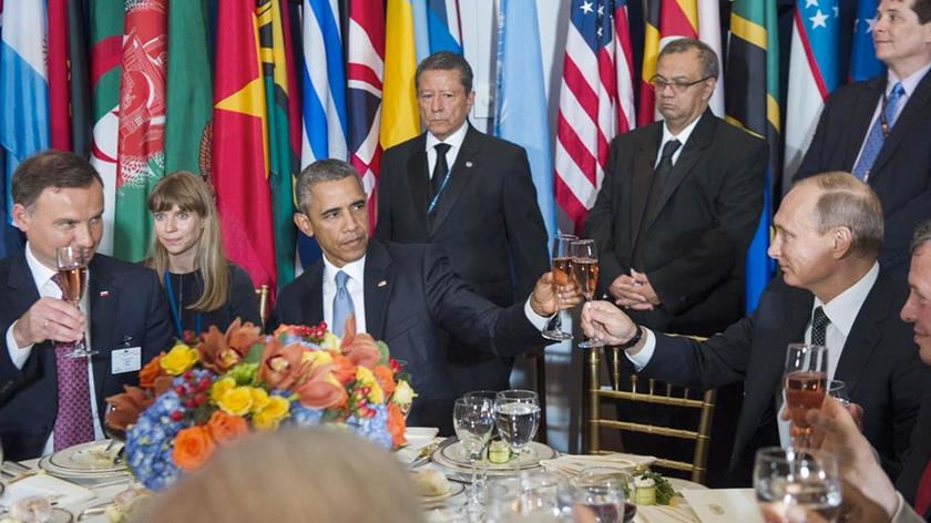 Lunch i toast Ban Ki Muna. Obama, Putin i Duda przy jednym stole