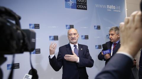 Antoni Macierewicz po obradach ministrów obrony pańtsw NATO w Brukseli