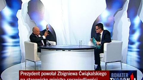 Bezpieczeństwo nowego ministra sprawiedliwości zostało zagrożone. Podczas piątkowego programu "Bohater Tygodnia", którego gościem był Zbigniew Ćwiąkalski, przewróciła się scenografia.(TVN24)