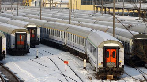 Pasażerowie opóźnionych pociągów dostaną ciepłe napoje - obiecuje minister