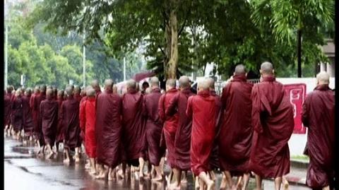 Z mnichami spotkała się przebywająca w areszcie domowym przywódczyni birmańskiej opozycji Aung San Suu Kyi