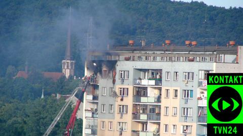 Paliło się mieszkanie na 10 piętrze (film:Tomek/foto:Irena)
