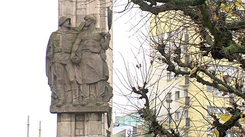 Zaczęła się rozbiórka pomnika na placu Żołnierza