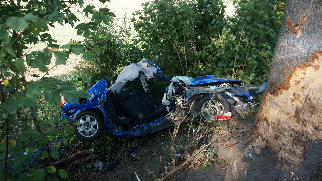 Mikołów. W wypadku samochodowym zginęli kierowca i pasażer