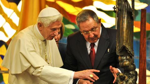 Papież rozmawiał z Castro