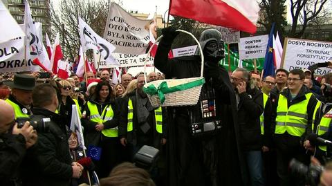 Lord Vader przynosi cukierki Jarosławowi