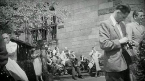 Zagadkowa fotografia nurtuje IPN. Kim jest anonimowy świadek Poznańskiego Czerwca 1956 roku?