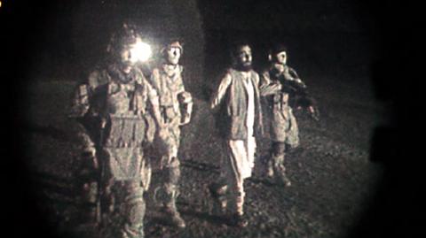 Zatrzymanie talibów (film bez dźwięku)/źródło: Combat Camera