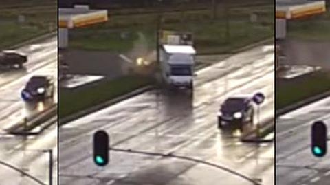 BMW spłonęło na stacji benzynowej w Malborku. Kierowca nie przeżył