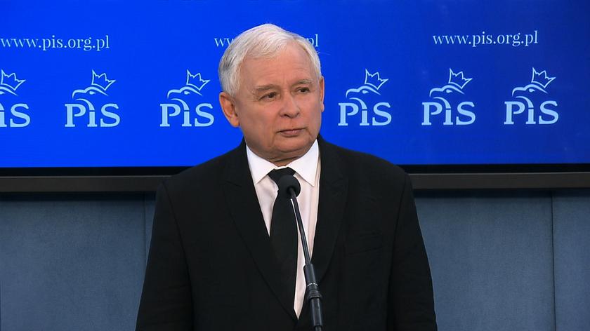 Kaczyński: działania podejmowane w celu usunięcia tablic smoleńskich są skandaliczne