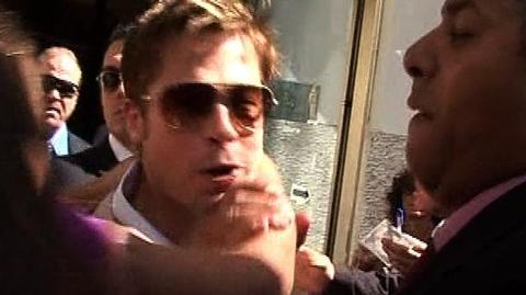 Brad Pitt nie może opędzić się od fanek