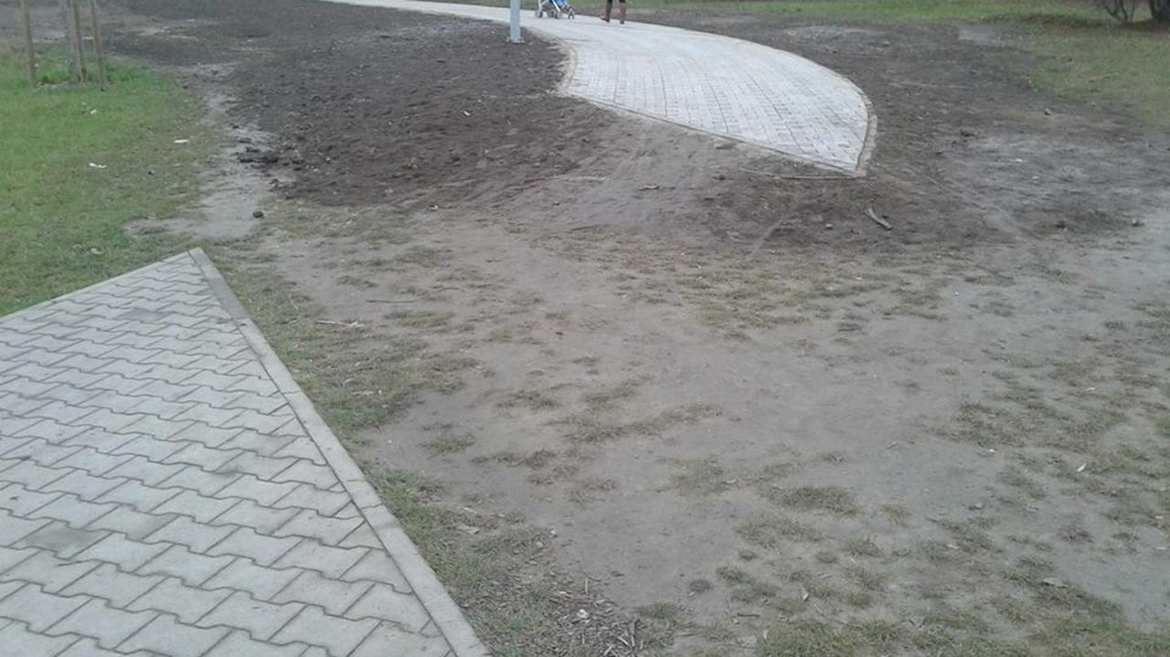 Tak się dogadują w Poznaniu. Budowali z dwóch stron, spotkać się nie udało