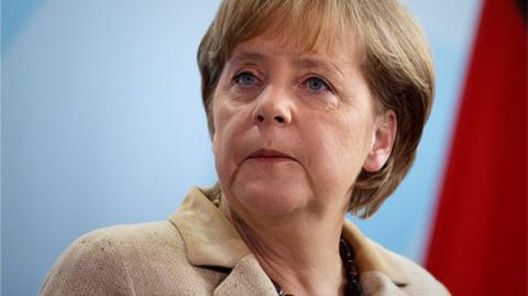 Krytykują Merkel. "Ze śmierci nie można się cieszyć"