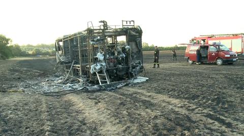 Pożar ścierniska w Lubomyślu. Spłonął wóz strażacki