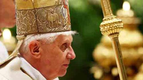 Benedykt XVI apeluje o pokój